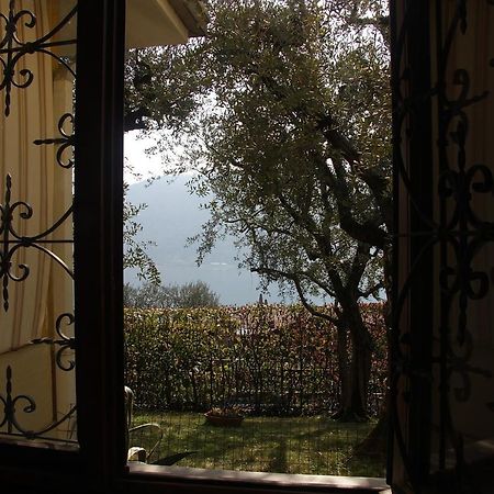 Sarnico Giardino Sul Lago Buitenkant foto